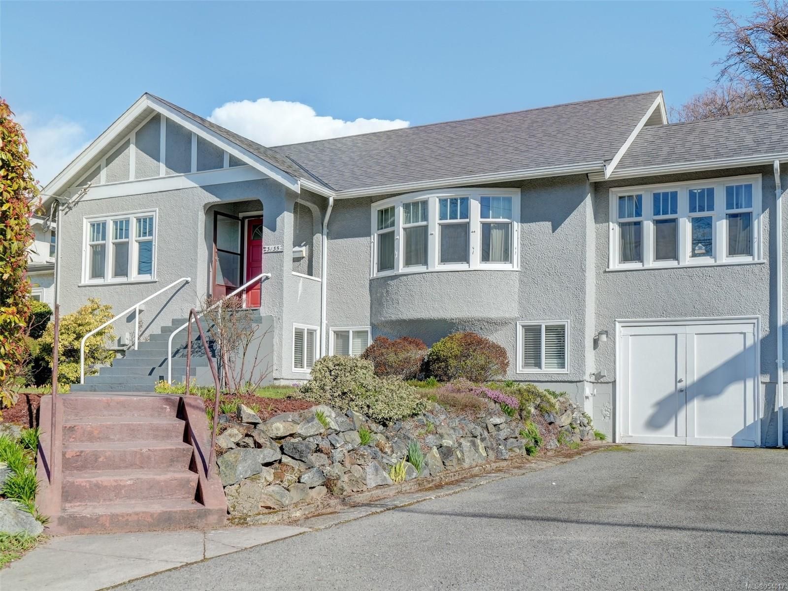 I have sold a property at 3135 Quadra St in Victoria
